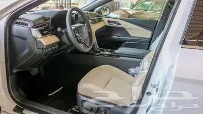 تويوتا كامري ال اي 2025 ابيض كاش - اقساط 8