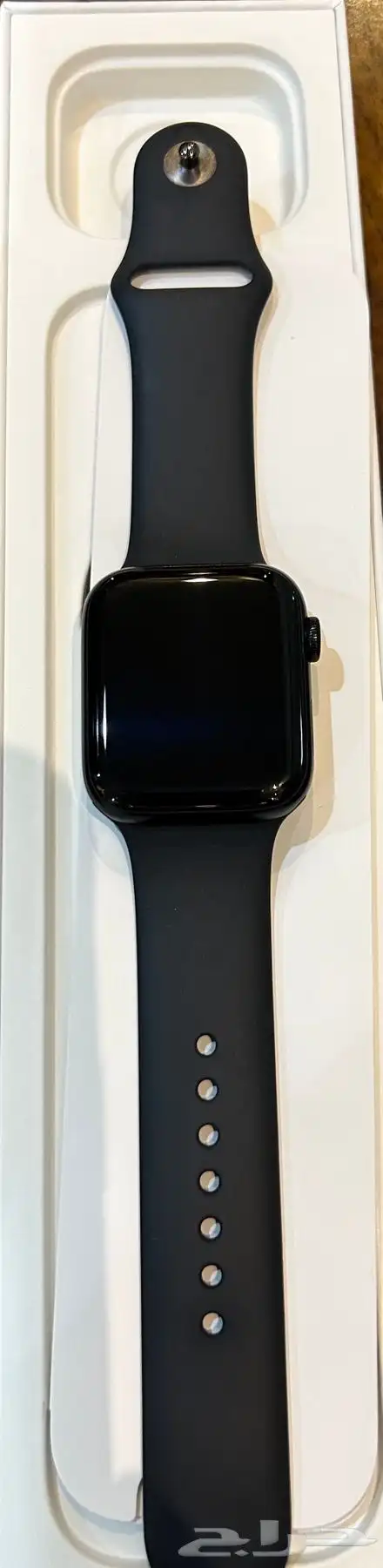 ساعه ابل se شبه جديده 3