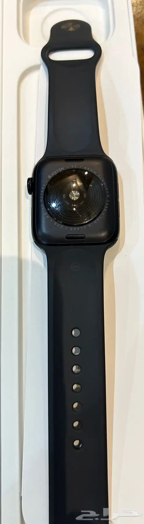 ساعه ابل se شبه جديده 4