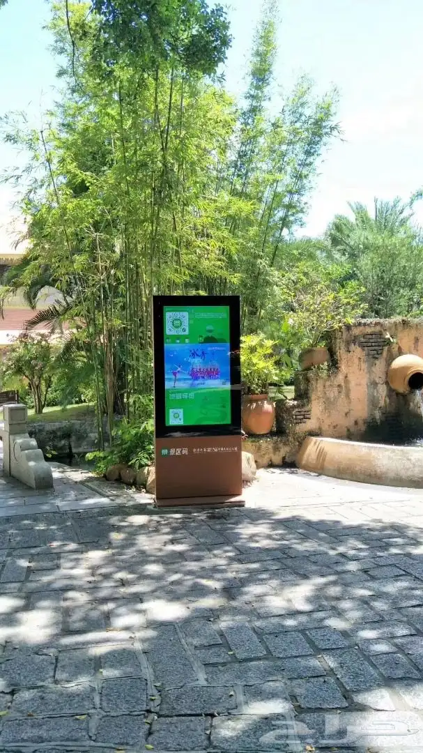 شاشات تفاعلية طولية وعرضية للبيع واجار و شاشات LED 0