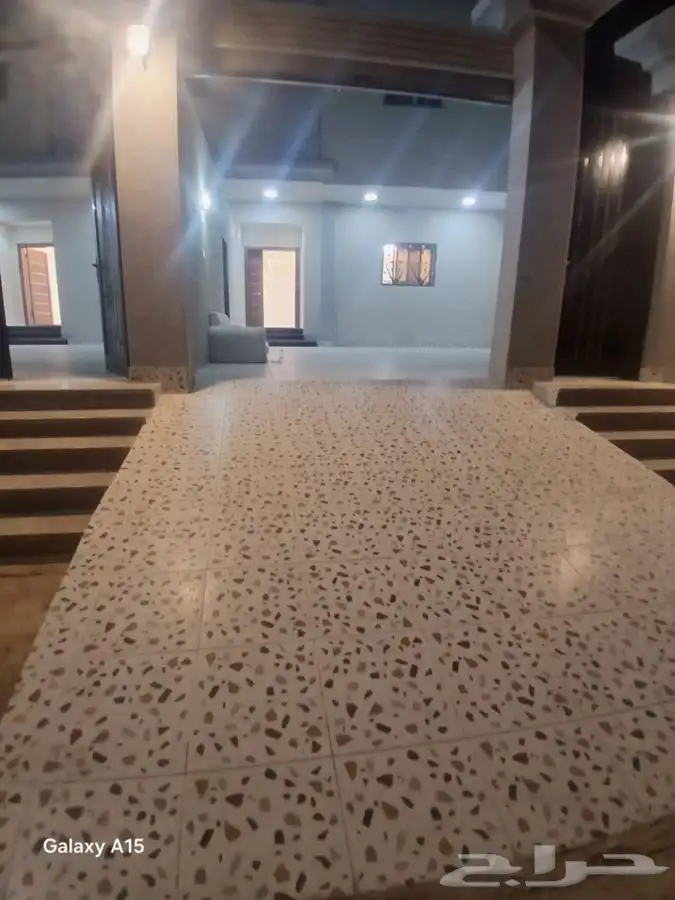 شقه كبيره للبيع 8