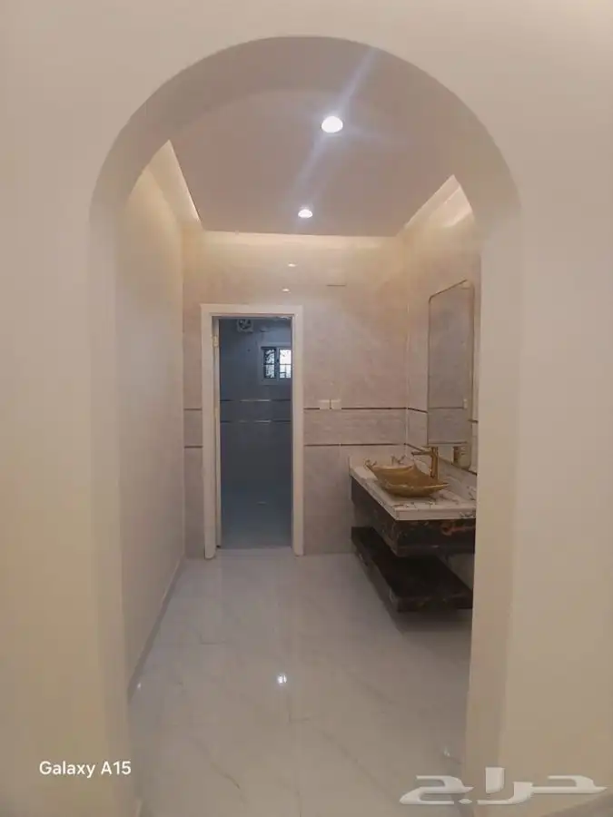 شقه كبيره للبيع 10