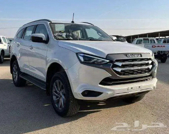 ايسوزو ام يو اكس 2024 فل كامل 0