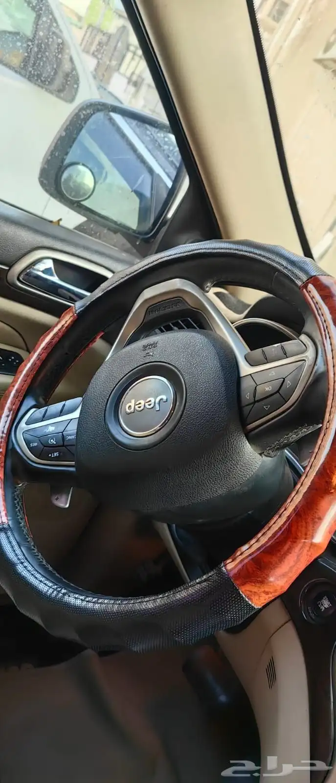 جيب شوروكي. لاريدو 2014 ماكينه6 سلندر 2