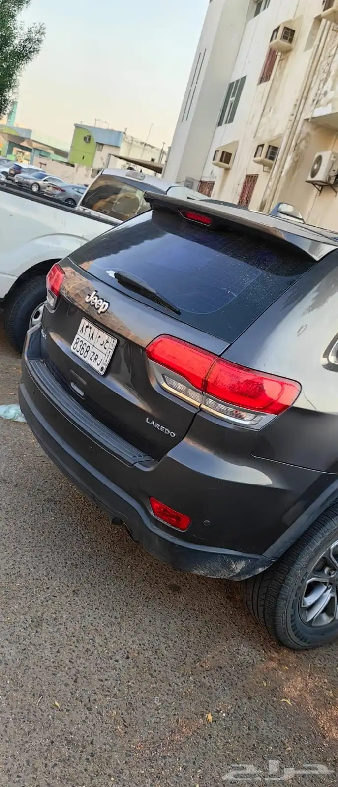 جيب شوروكي. لاريدو 2014 ماكينه6 سلندر 1