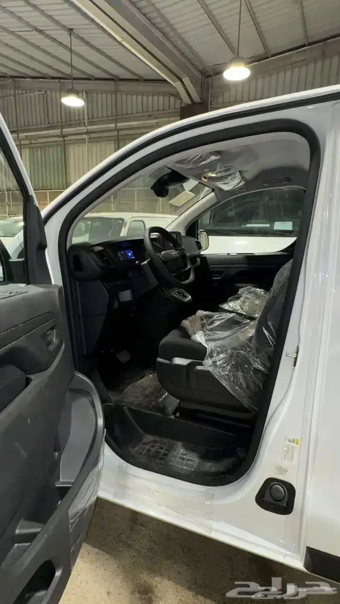 بيجو 2025 قير اوتماتيك ديزل فان بضاعه 8