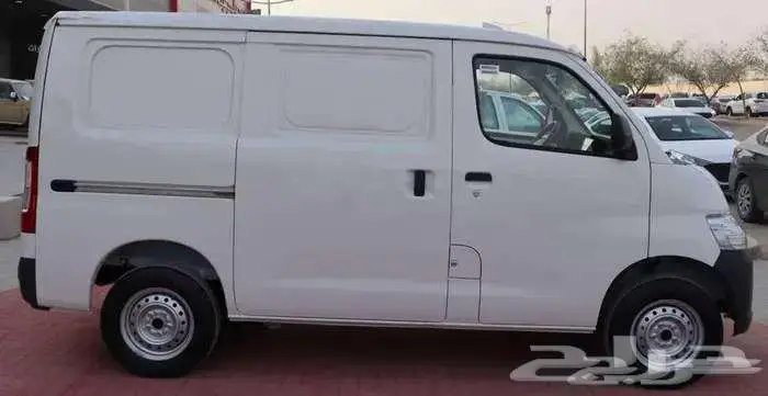 تويوتا لايت اس فان بنزين 2025 سعودي 3