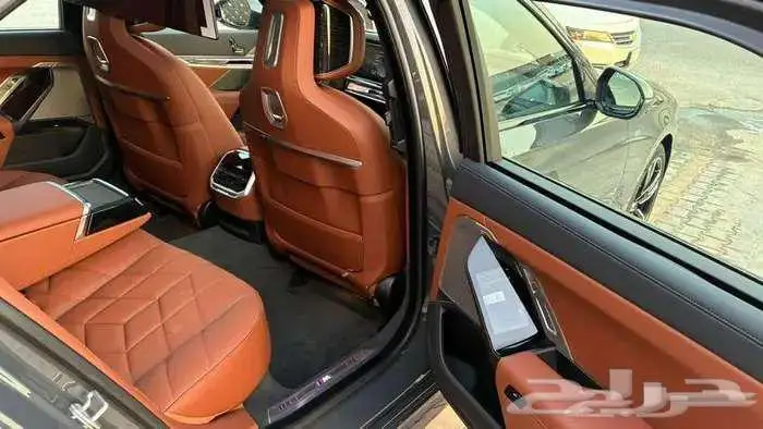 بي أم دبليو 735i موديل 2026 فل كامل أند فجول جديد M Kit 17