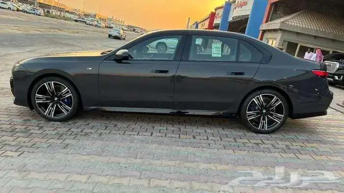 بي أم دبليو 735i موديل 2026 فل كامل أند فجول جديد M Kit 4