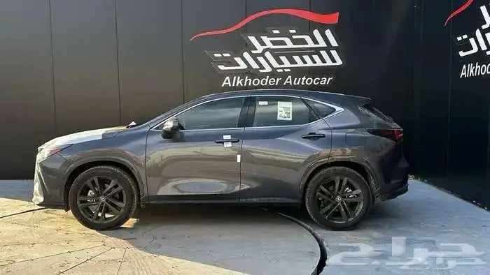 لكزس NX 350 بنزين فئة AA موديل 2025 لدى شركة الخضر 3