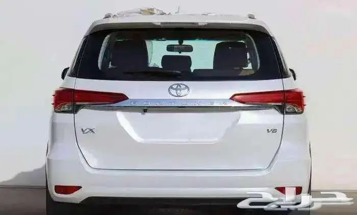 فورشنر VX1 بنزين موديل 2025 حبه فقط ابيض لؤلؤي 4