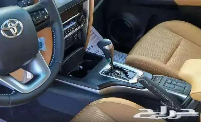 فورشنر VX1 بنزين موديل 2025 حبه فقط ابيض لؤلؤي 7