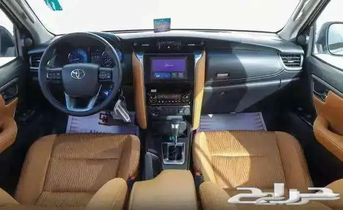 فورشنر VX1 بنزين موديل 2025 حبه فقط ابيض لؤلؤي 8