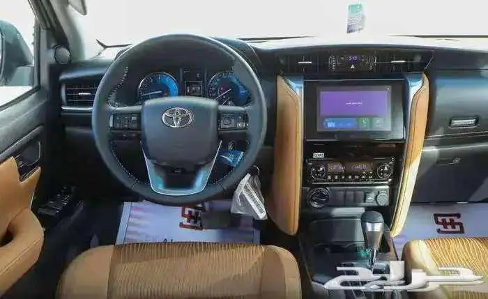 فورشنر VX1 بنزين موديل 2025 حبه فقط ابيض لؤلؤي 13