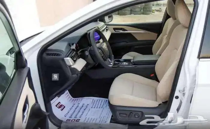 كامري LE هايبرد 2025 5