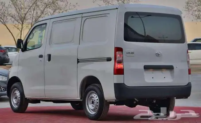 تويوتا لايت اس فان بنزين 2025 سعودي 8