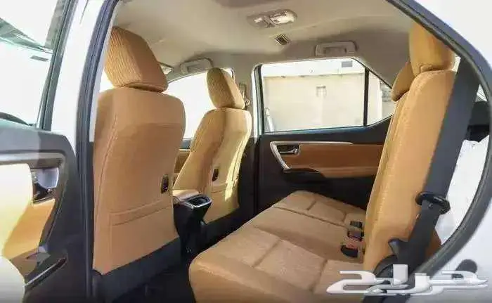 فورشنر VX1 بنزين موديل 2025 حبه فقط ابيض لؤلؤي 14