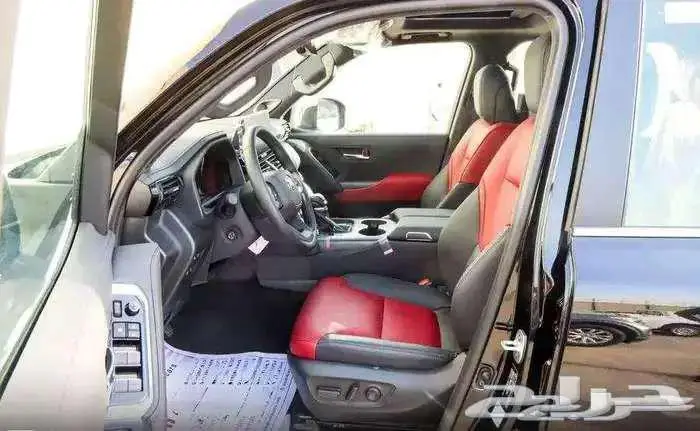 لاند كروزر VXR اسود داخلي احمر سعودي 2025 نظام 50 50 8
