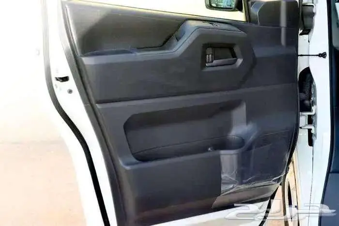 باص بضاعة بنزين سقف منخفضة موديل 2025 13