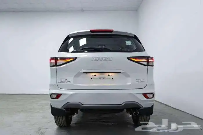 ايسوزو جيب ام يو اكس فل كامل 2024 6