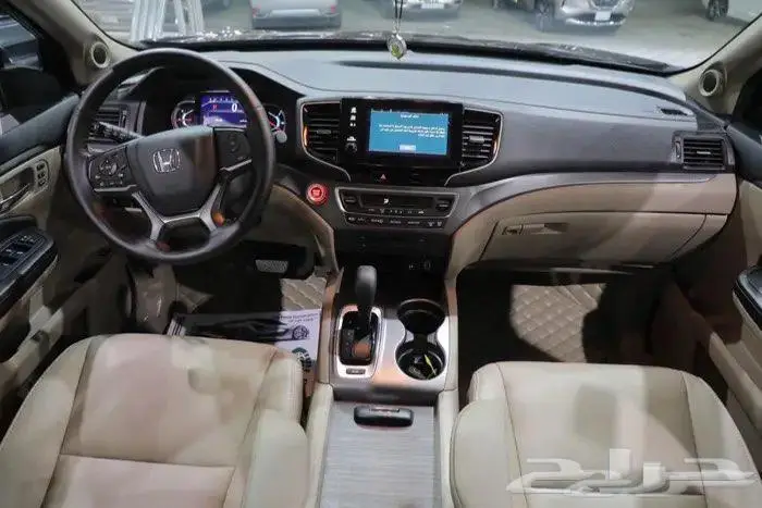 هوندا بايلوت نص فل فتحة سقف جلد ستة سلندر موديل 2019 14