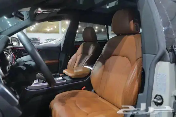 اودي Q8 فل كامل SLine بانوراما جلد ستة سلندر موديل 2022 9