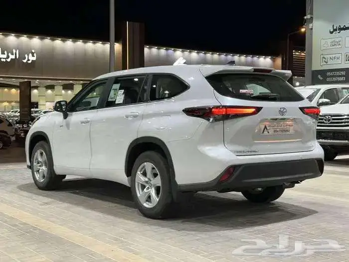 تويوتا هايلاندر LE 4X2 هايبرد 2025 4
