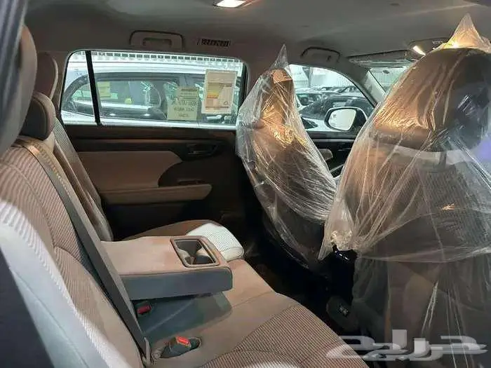 تويوتا هايلاندر LE 4X2 هايبرد 2025 17
