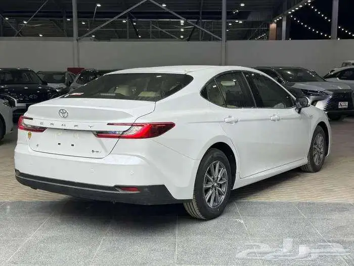 كامرى E هايبرد 2025 سعودى كاش واقساط 3