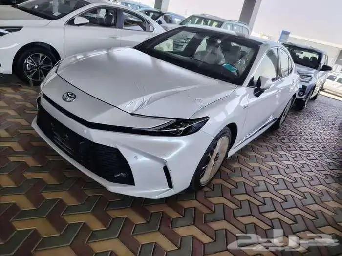 كامري LE هايبرد 2025 10