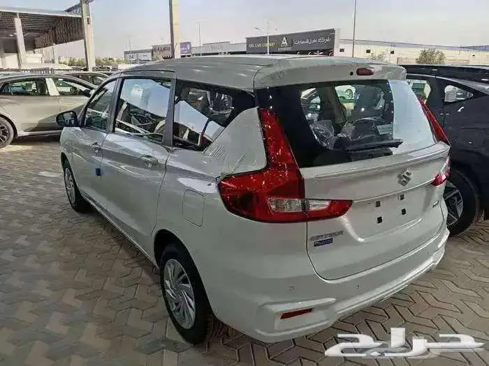 سوزوكي ارتيجا 2025 7