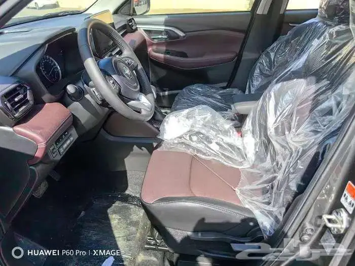 اوربان كروزر GLX موديل 2025 بنزين رمادي وابيض فقط 16