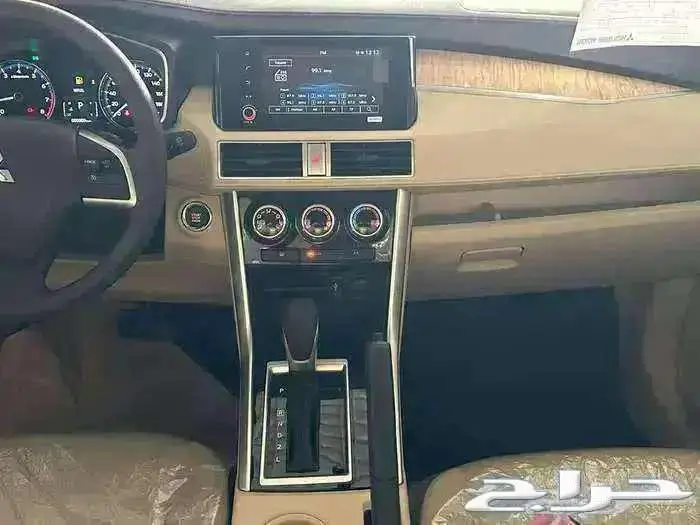 ميتسوبيشي اكسباندر هاي لاين 2025 بالنقد والتقسيط 4