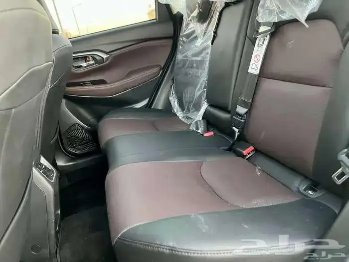 تويوتا اوربان كروزر GXL 2025 ( فل كامل ) 15