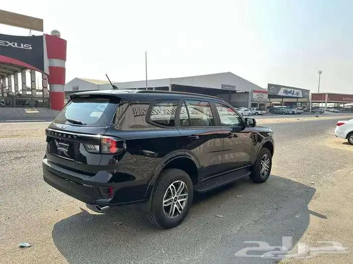 فورد ايفرست موديل 2025 XLT دبل دفع رباعي أصفار 2