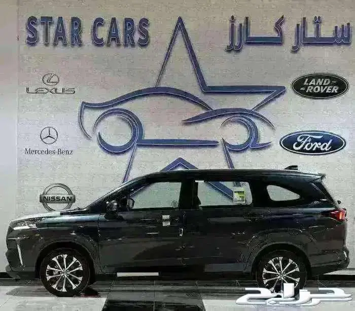 تويوتا فيلوز GLX 2025 1