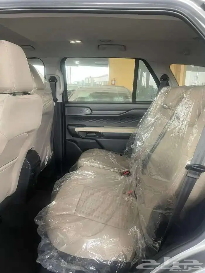 فورد ايفريست ديزل ستاندر 2024 متوفر لدى الحسن 8