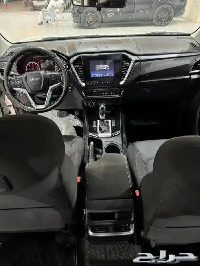 ايسوزو ديماكس 2023 LS دبل 5