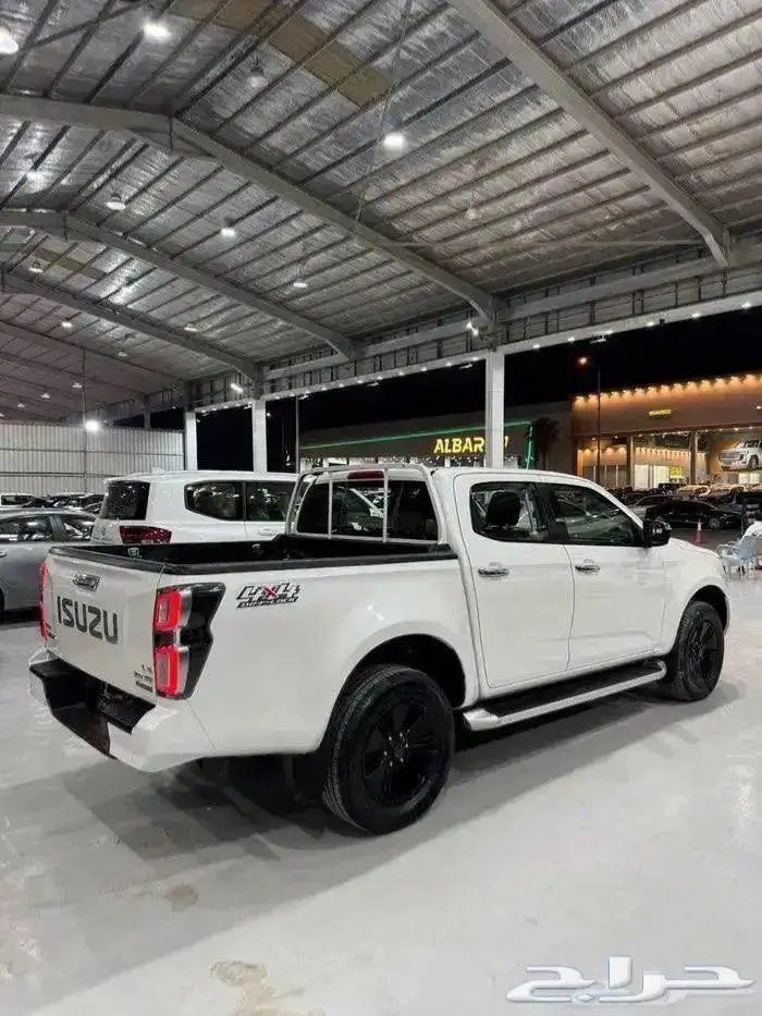 ايسوزو ديماكس 2023 LS دبل 4