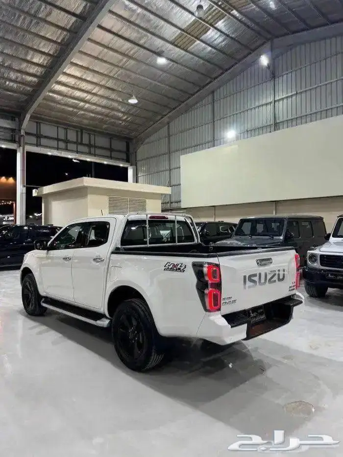 ايسوزو ديماكس 2023 LS دبل 3