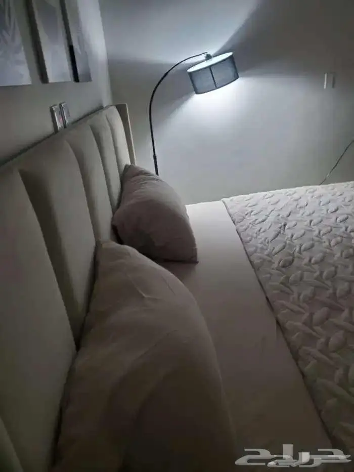 سرير و مرتبة للبيع 200 200 2