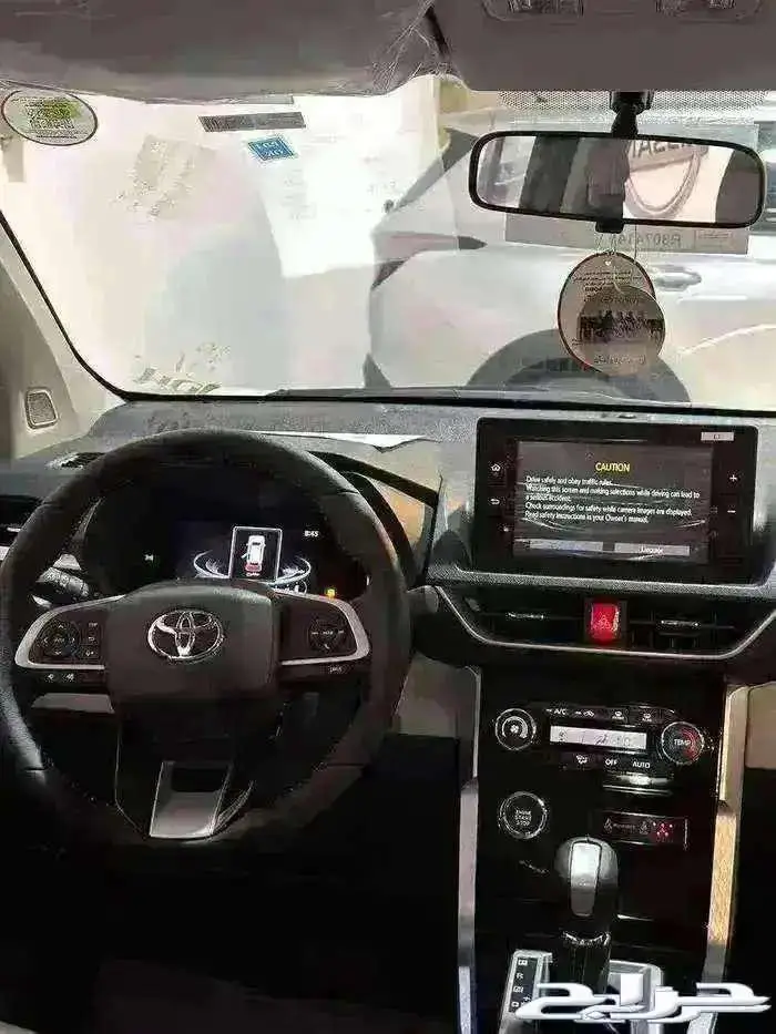 تويوتا فيلوز GLX 2025 3