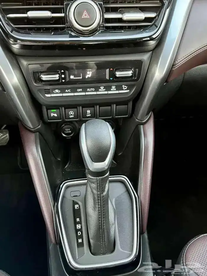 تويوتا اوربان كروزر GXL 2025 ( فل كامل ) 12