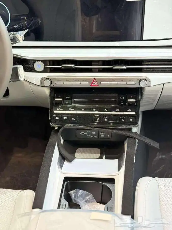 هيونداي ازيرا كلاسيك 2025 بسعر 139850بالضريبه 13