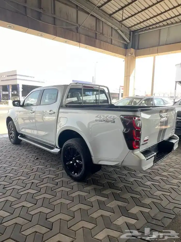 ايسزو ديماكس 2025 GT فل كامل 4