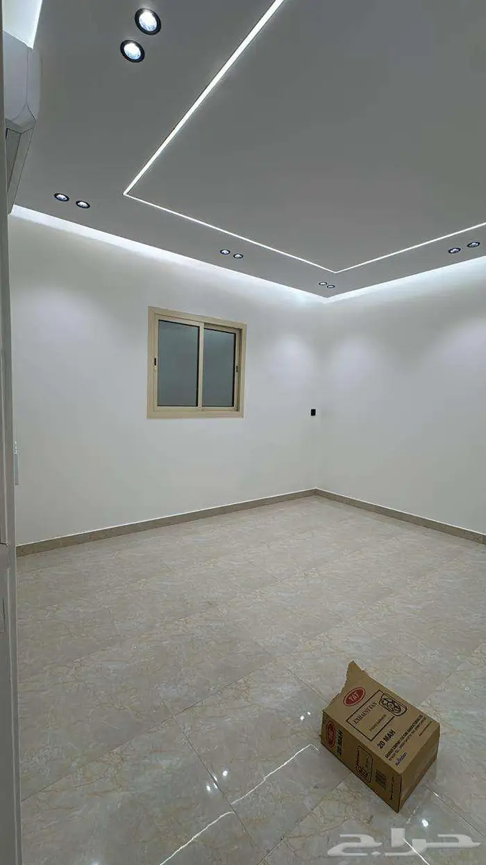 شقة عائلية للإيجار السنوي بحي النهضة واسعة تضم 3 غرف وصالة 2