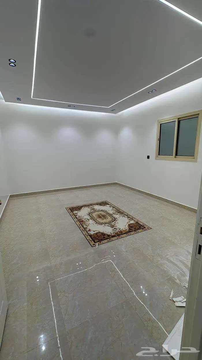 شقة عائلية للإيجار السنوي بحي النهضة واسعة تضم 3 غرف وصالة 8