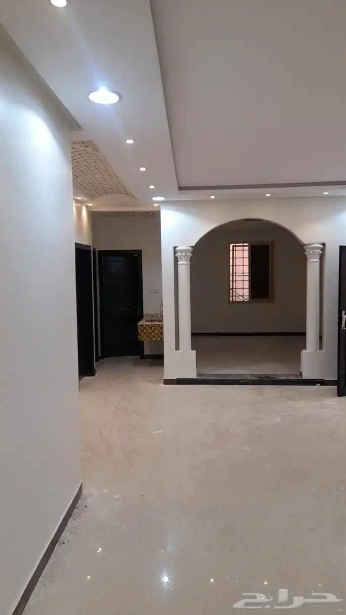 فيلا مساحة 348م مع شقتين للبيع بحي المونسيه 9