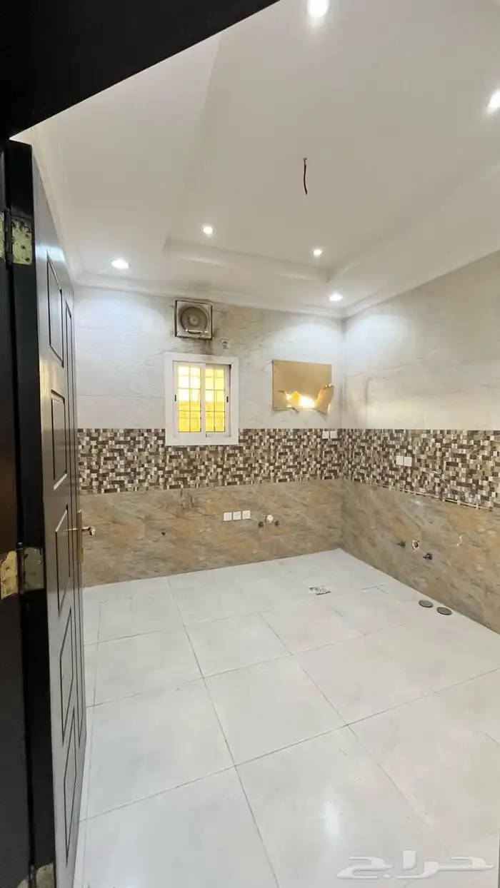 شقة للايجار عوائل القرينية 3