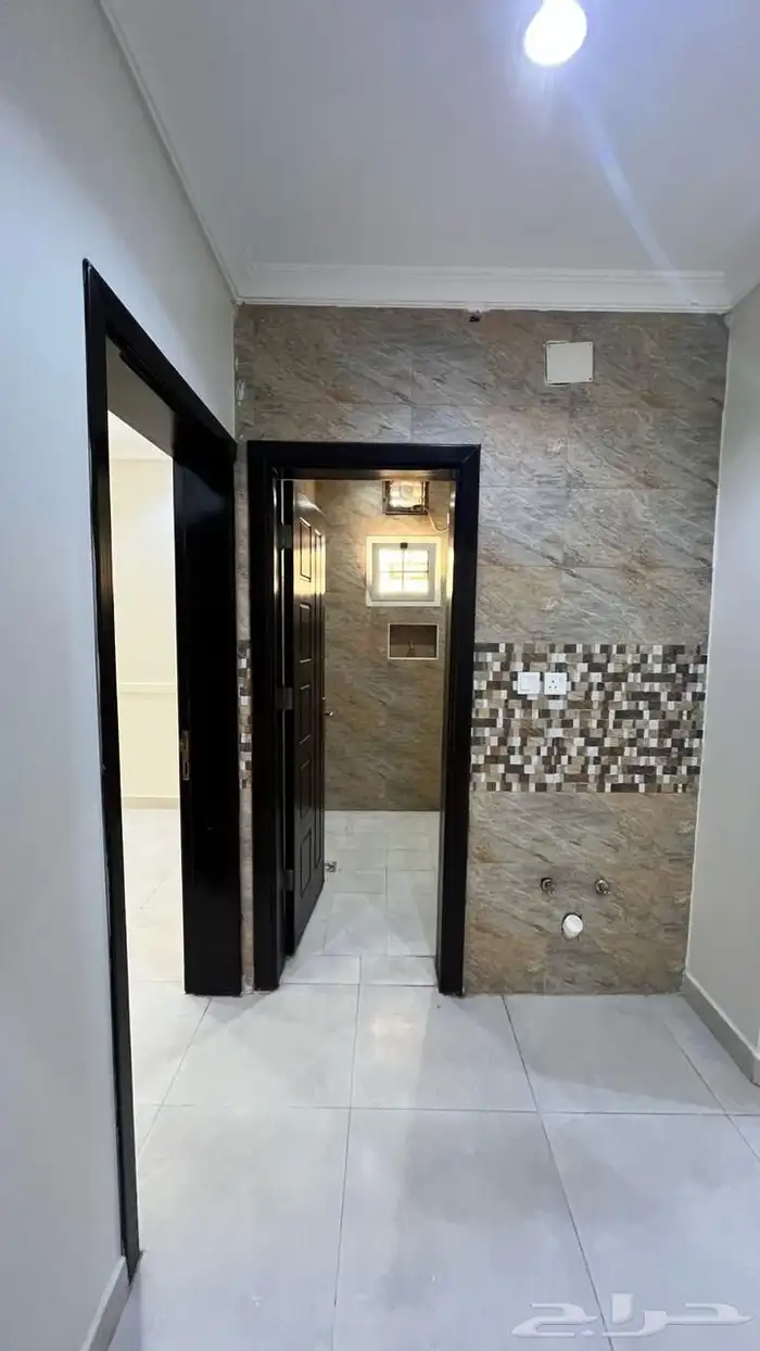 شقة للايجار عوائل القرينية 6